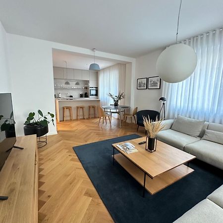 Bratislava Oldtown Apartment 130M2 ,60M2 Terrace And 2 Bathrooms Luaran gambar